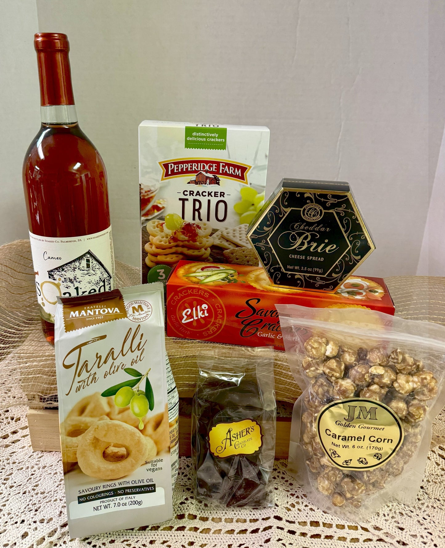 Jenny's Medium Wine Gift Basket