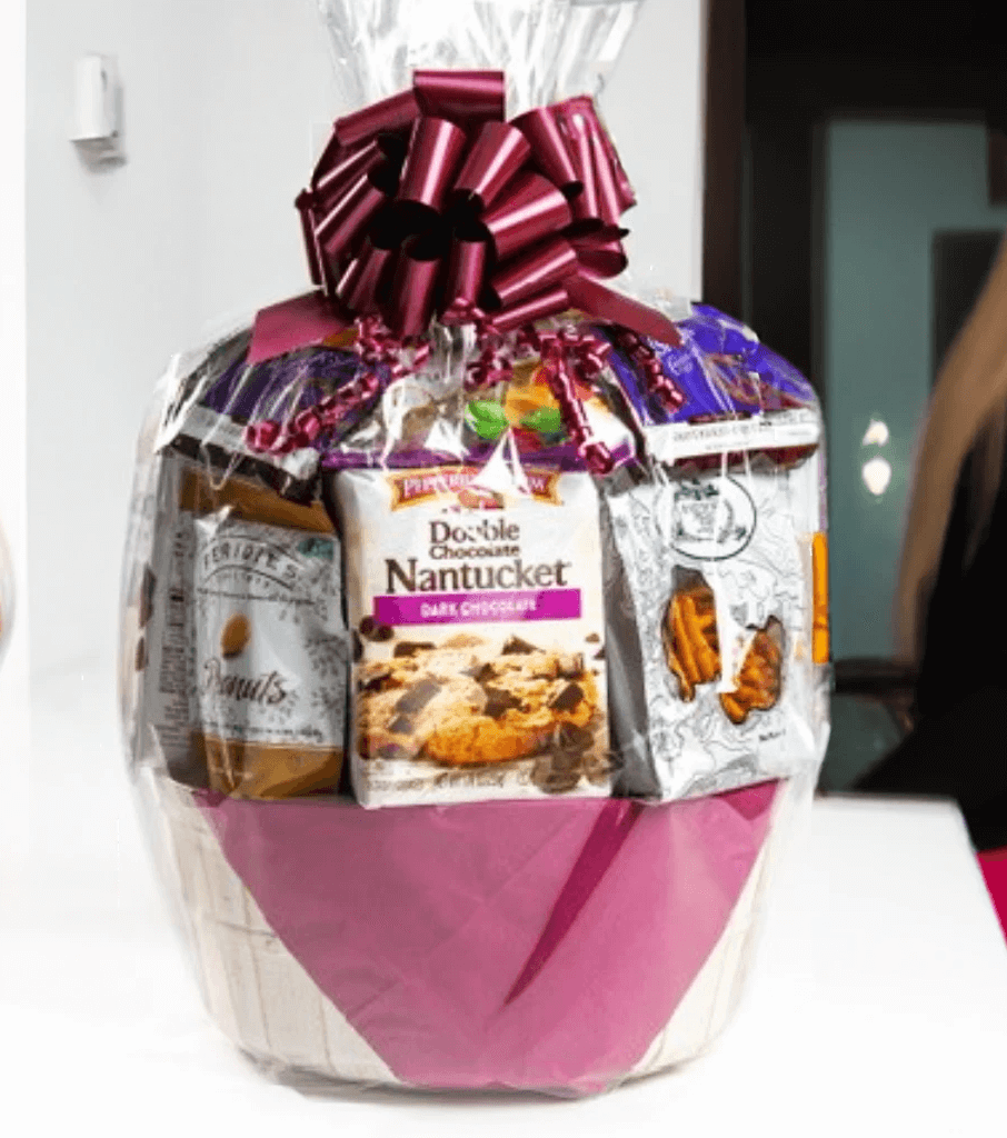 Jenny's Medium Classic Gift Basket